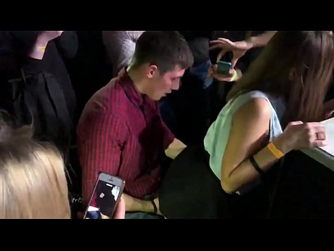 ❤️ Ngono ya kweli katika kilabu cha usiku cha Urusi. Msichana wa miaka 18 wa Kirusi kwenye njia ya haja kubwa na uke alijifunga kwenye klabu ya usiku ☑  ❌❤